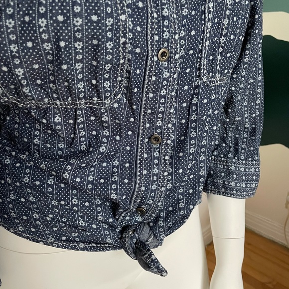 SEVEN 7 chambray button down | Size 18-20 | Mint condition | Only worn once - Picture 5 of 5